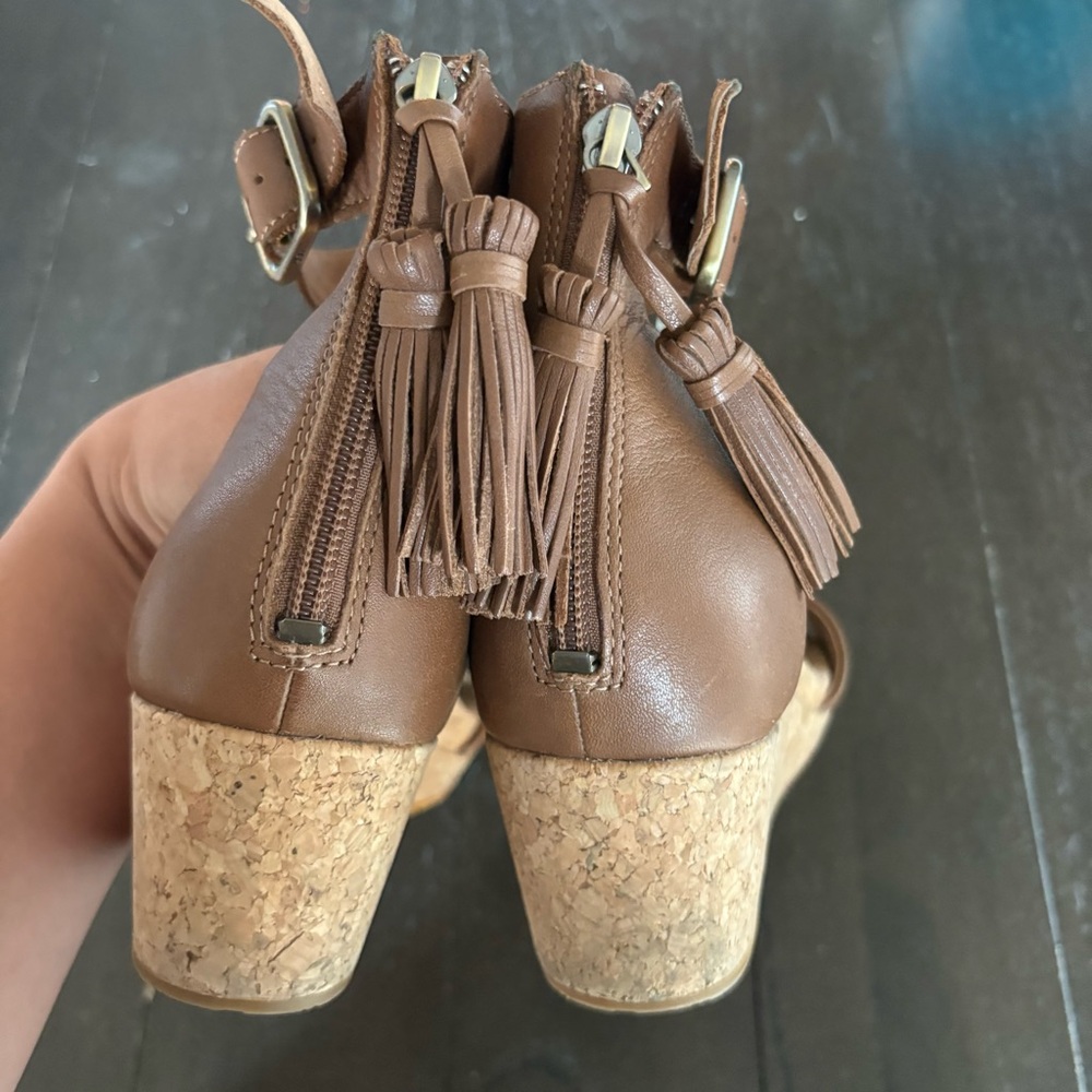 UGG Zoe II Chestnut Leather Wedge Cork Sandals Ankle Strap Size 9.5 Boho Neutral - Picture 8 of 11